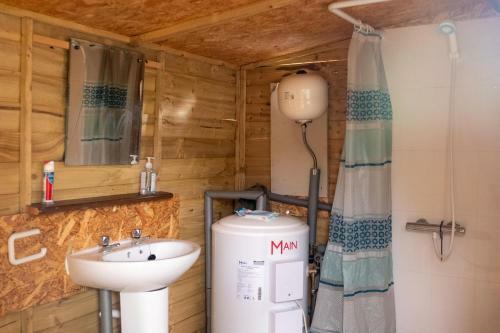 The Moat Lake Glamping Pod