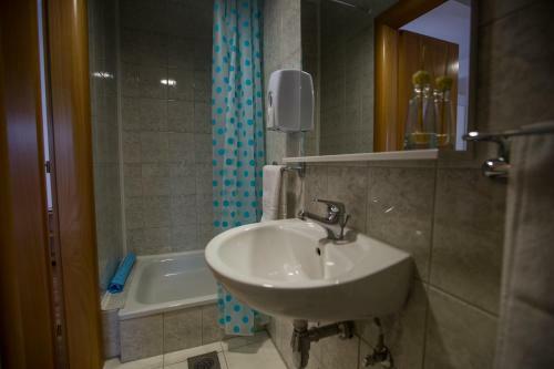 Hostal ?ilin ?emer