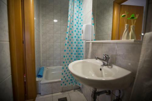 Hostal ?ilin ?emer