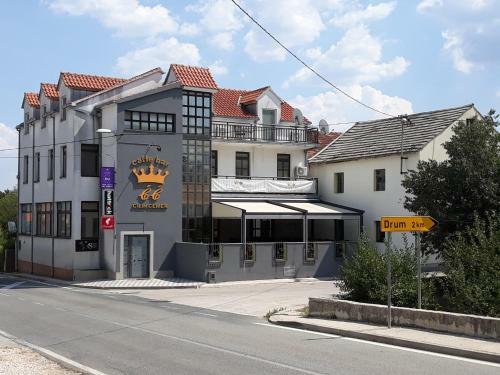 Hostal ?ilin ?emer