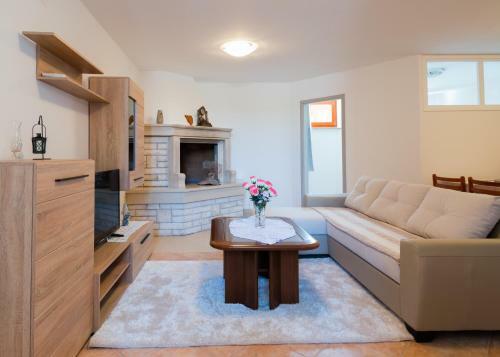 Apartments Alma