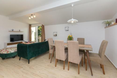 Apartamento Courtyard Seafront House