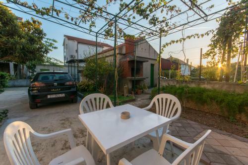 Apartamento Courtyard Seafront House