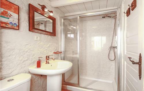 Beautiful Home In Combarro With Wifi And 1 Bedrooms