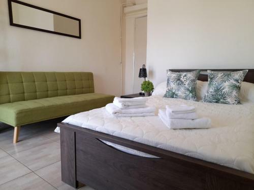 Hostal Akrogiali Studios Michaniona