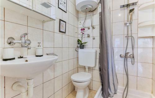 Stunning Apartment In Nin With Wifi And 1 Bedrooms