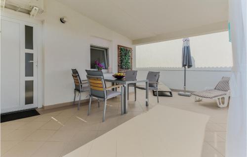 Stunning Apartment In Nin With Wifi And 1 Bedrooms