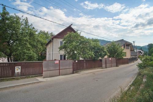 Hostal Pensiunea Selena