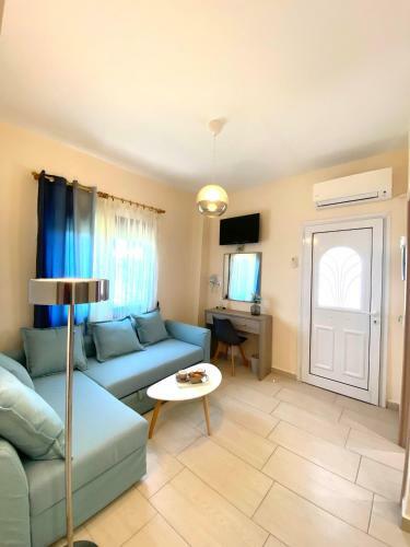 Villa Tasoula Apartments By The Sea