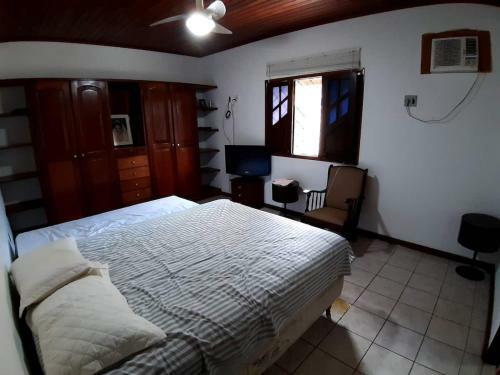 Casa Com 4 Suites E Piscina. �tima Localiza��o.