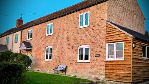 Hillsmore Cottage Dog Friendly
