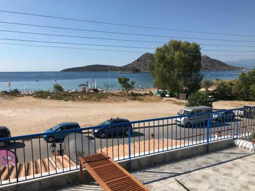 Stylish Psili Ammos Beach Apartment