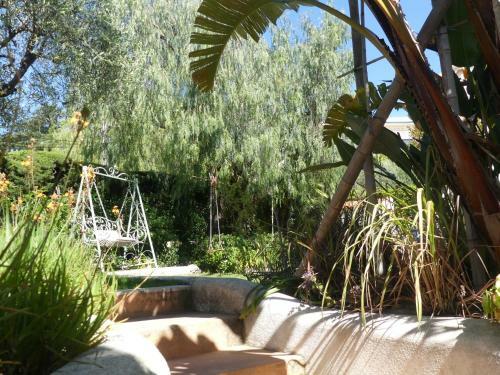 Hostal Blue Dream Cannes Guest House
