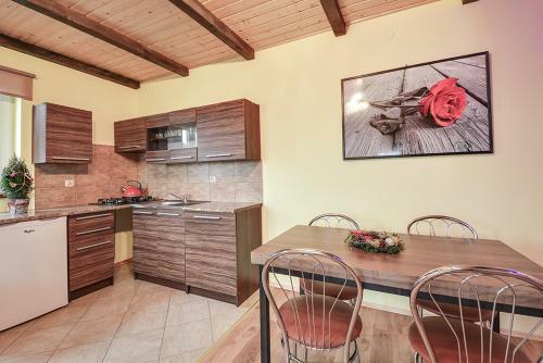 Lodge Domki Z Kominkiem