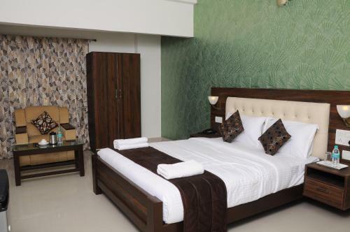 Hotel Platinum Arrow Hub