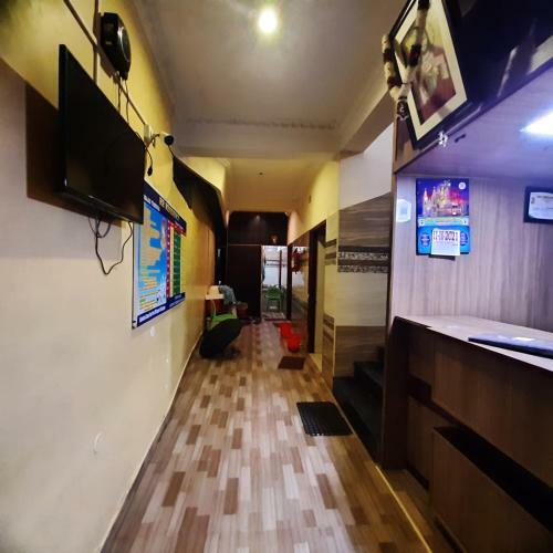 Hotel Rr Residency