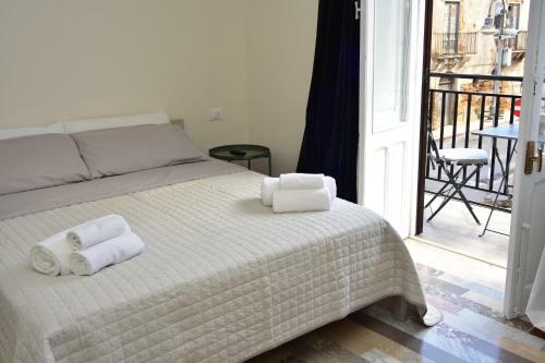 Hostal Casa Tresca - Holiday Accommodations