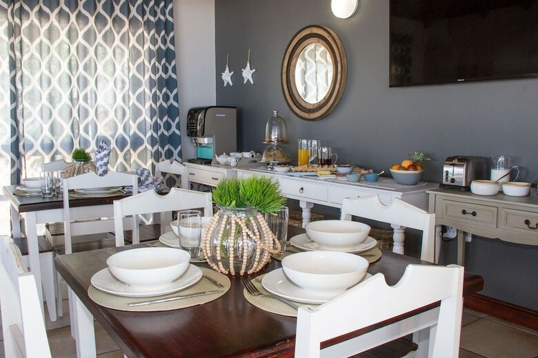Hostal Little Rock Guesthouse