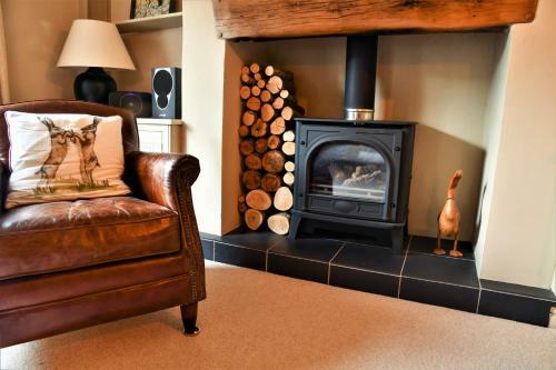 Country Chic In Unique English Village
