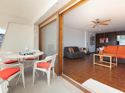 Apartment Sea Views On The Beach 3