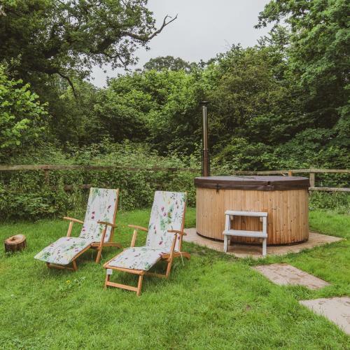 Lodge Hidden Wood Glamping And The Hideaway Cabin