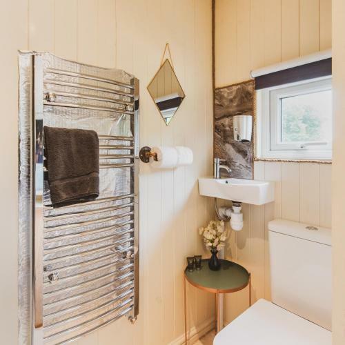Lodge Hidden Wood Glamping And The Hideaway Cabin
