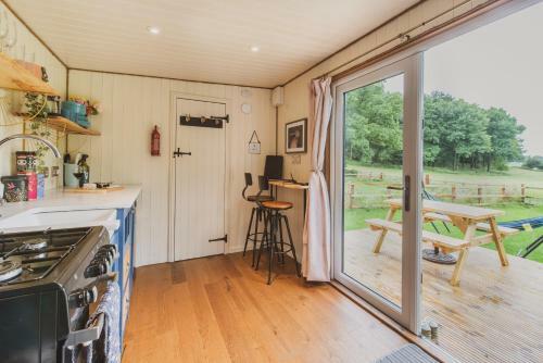Lodge Hidden Wood Glamping And The Hideaway Cabin
