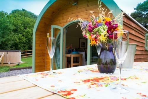 Lodge Hidden Wood Glamping And The Hideaway Cabin