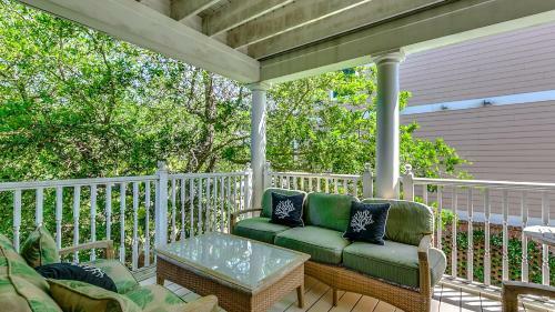 Eliza Clare By Peace Vacations