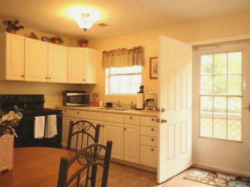 Riverfront Tellico Beach Cabin With Private Front Porch