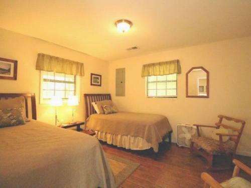 Riverfront Tellico Beach Cabin With Private Front Porch
