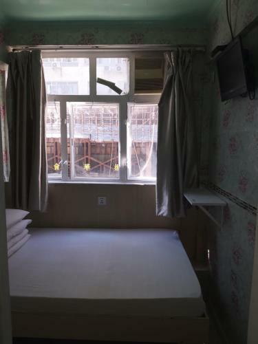 Hostal Aries Guest House