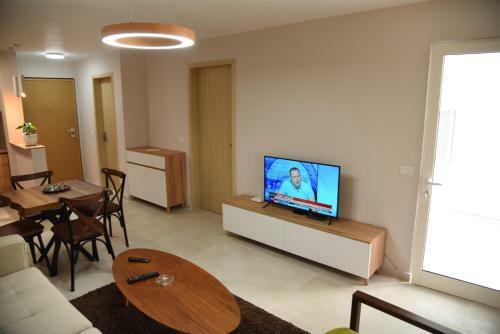 Alex's Apartment