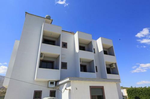 White Palace Hotel
