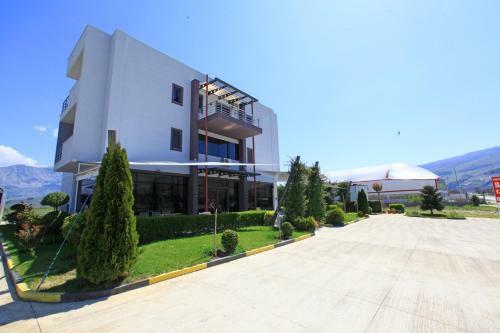 White Palace Hotel