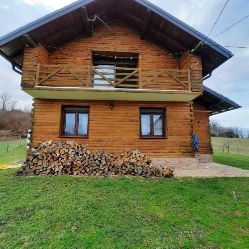 Holiday Apartman Ravna Dolina