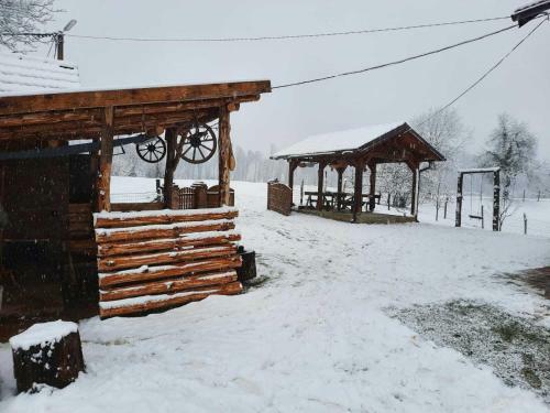 Holiday Apartman Ravna Dolina