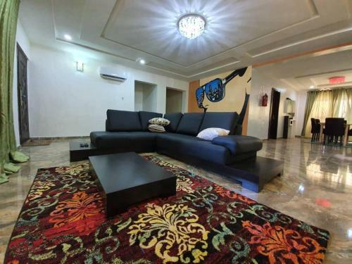 Beautiful 3bed Modern Victoria Island Apartment With Pool Quiet