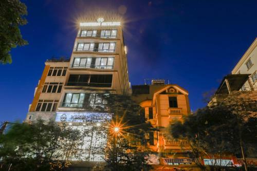 Western Skyline Hotel