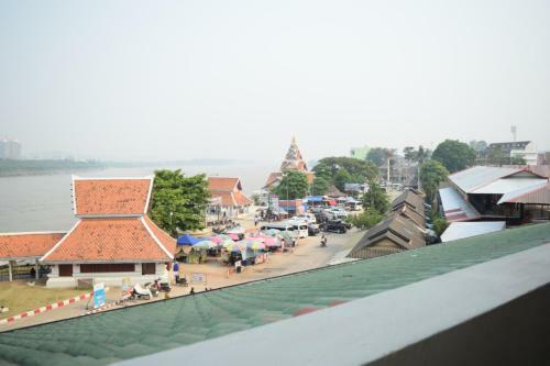 Hostal Buakum Resort (river)