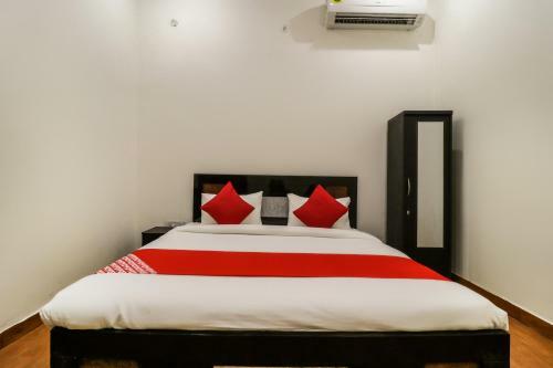 Oyo 28749 Hotel Atharv
