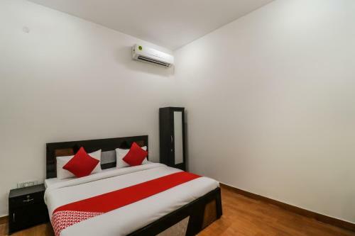 Oyo 28749 Hotel Atharv