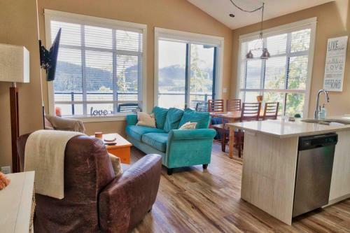 Spectacular Oceanfront Haven