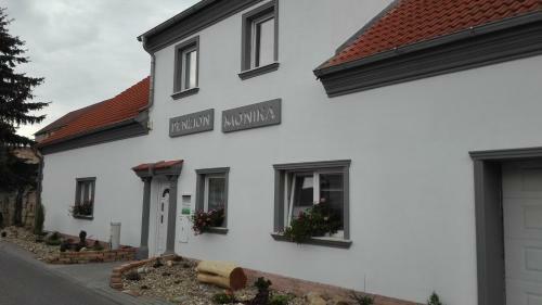 Hostal Penzion Monika