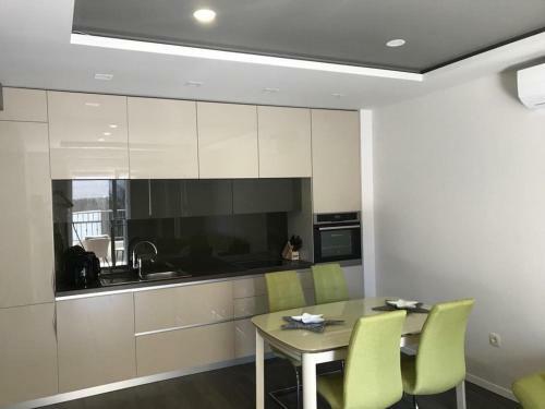 Modern New Apartment In Makarska