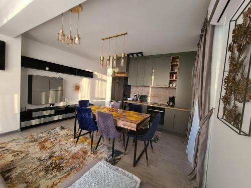 Ema Luxury Apartment
