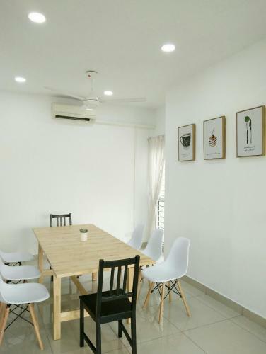 White Residence Semi-d Setia Alam/klang