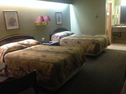Hotel The Ritz Cafe And Motor Inn