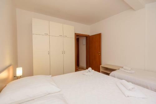 Apartments Zdravko