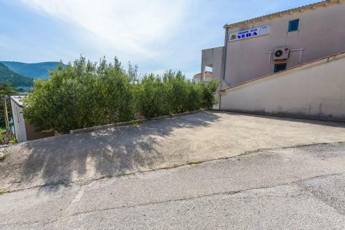 Apartments Zdravko
